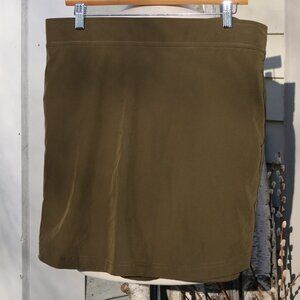 Eddie Bauer Dark Thyme Pull On SPF Curvy Athleisure Woven Tech Skort Sz LARGE